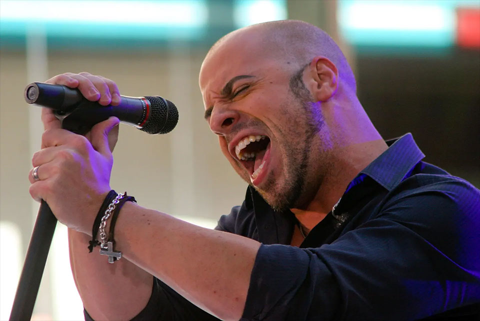 Daughtry: Leave This Town (2009) Review 3 Daughtry Leave This Town review